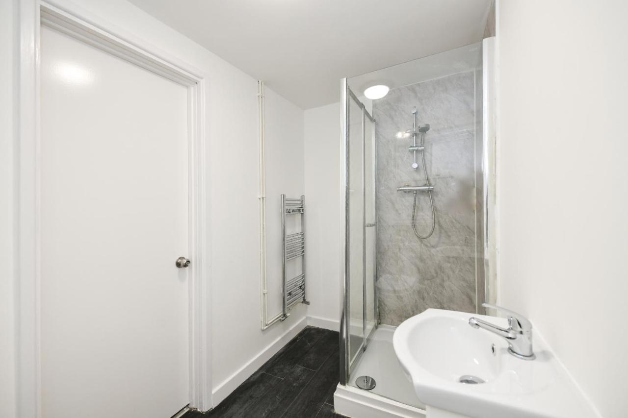 Waylen Street Suites Reading Exterior photo